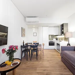 Serviced - Avenida Apartment